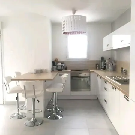 Flat 2 Near Geneva & Airport *