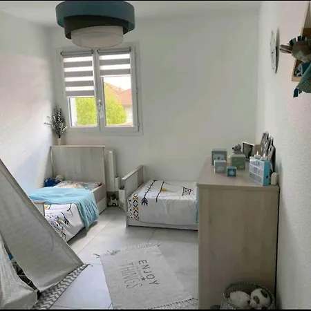 Flat 2 Near Geneva & Airport